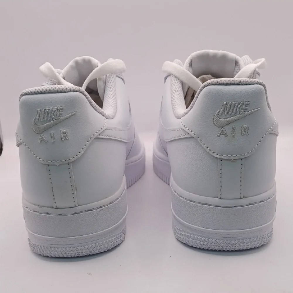 NEW Nike Air Force 1 Triple White Sneakers Men Size 10 US DD8959-100 - Picture 3 of 13
